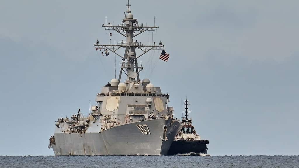 Destructor USS Gravely,