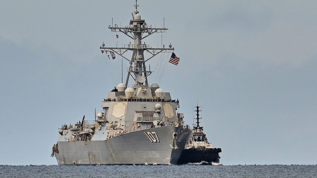 Destructor USS Gravely,