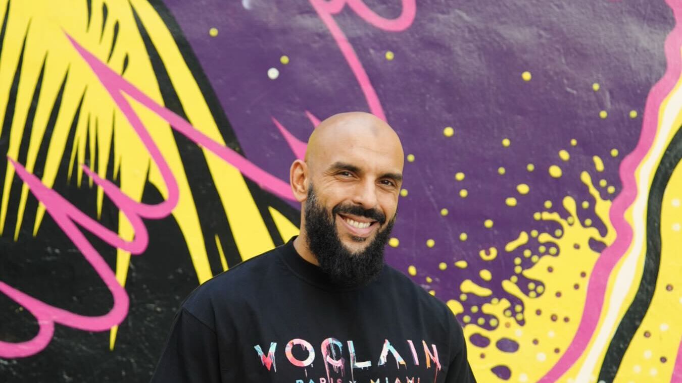 Yassine Cheuko, guardaespalda de Lionel Messi, creó la marca Voclain.