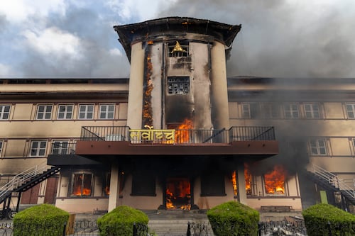 Por qué se desataron las protestas en Nepal que terminaron con la renuncia del primer ministro