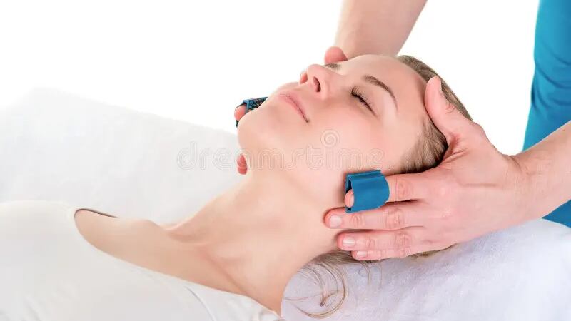 Aparte de acupuntura y ayurveda, hay otras terapias alternativas como masajes.