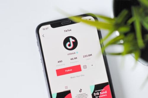 TikTok toma radical decisión sobre los filtros y madres de todo el mundo la aplauden