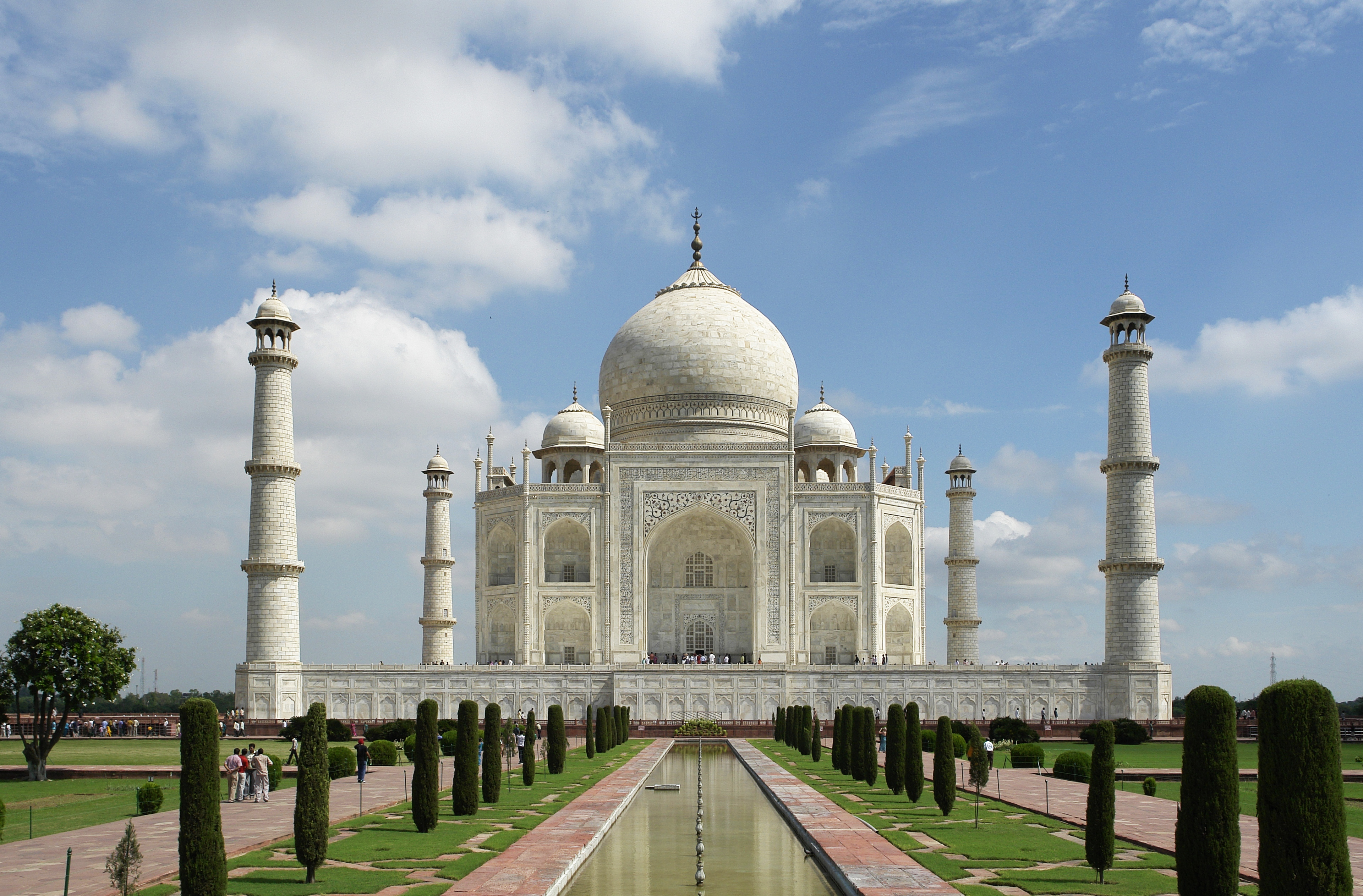 Las maravillas del mundo son monumentos y construcciones que desafían el tiempo y la imaginación, desde la legendaria Gran Pirámide de Guiza hasta la imponente Gran Muralla de China. Fotos: Unsplash y Creative Commons.