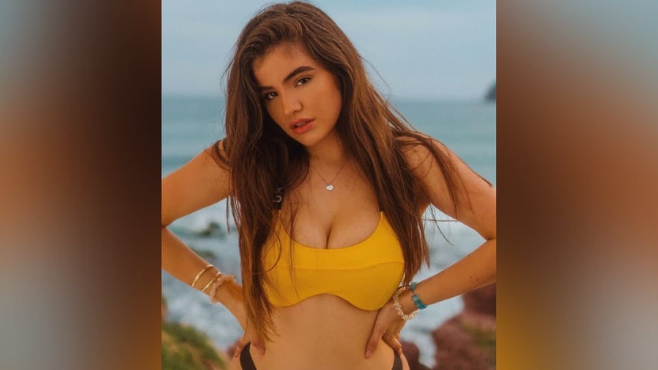 Modelo de OnlyFans revela que sufrió acoso y bullying por fotos filtradas a los 13 años.