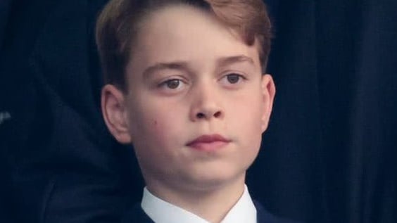 Príncipe George costuma usar o nome do pai para resolver conflitos na escola