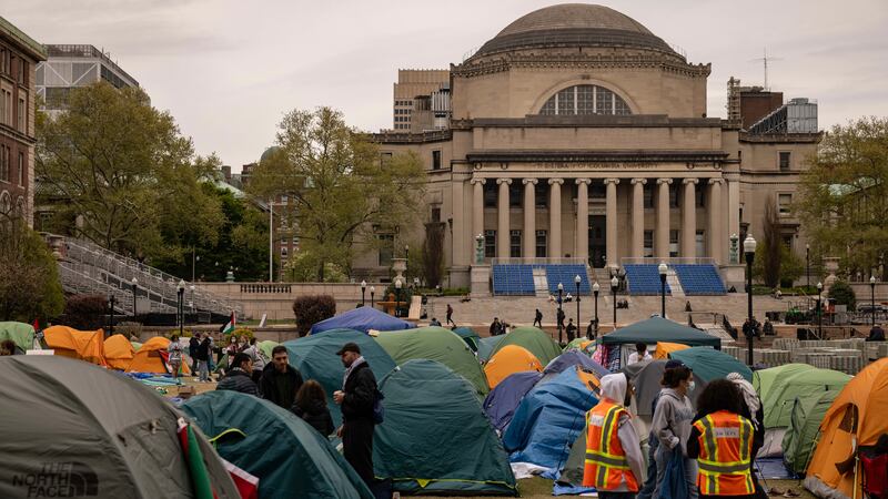 Dan lapso hasta este lunes a protestantes de Universidad de Columbia para abandonar campamentos