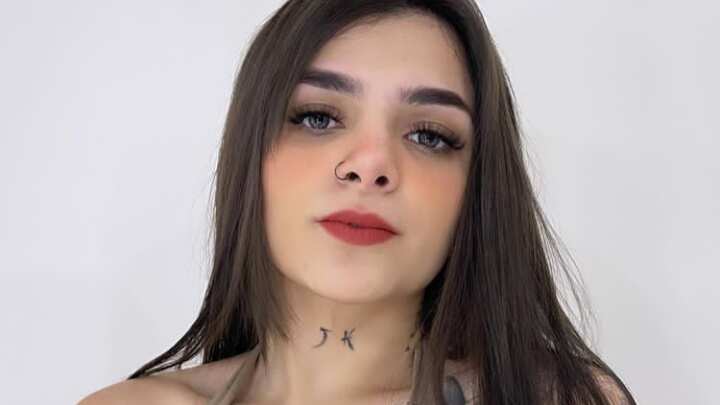 “No tengo obligación de tomarme fotos con todo el mundo”: Karely Ruiz tras ser criticada por fans que le pidió fotografía en un antro