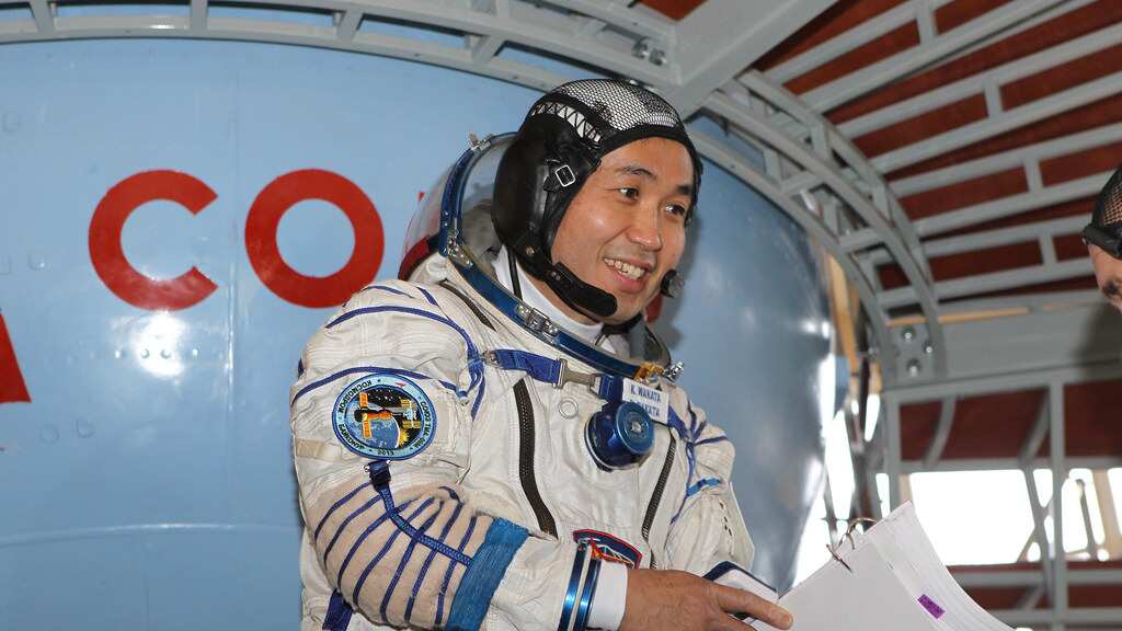 El primer astronauta civil, Gui Haichao,  cuenta con 36 años y es ingeniero aeroespacial.