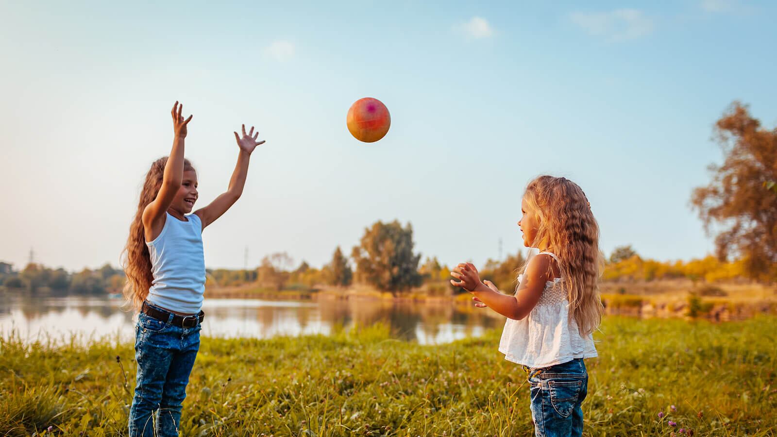 Expertos recomiendan que los niños realicen actividades que ya conozcan pero en sitios distintos.