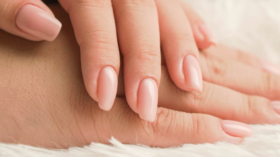 Las uñas y manos necesitan atención constante