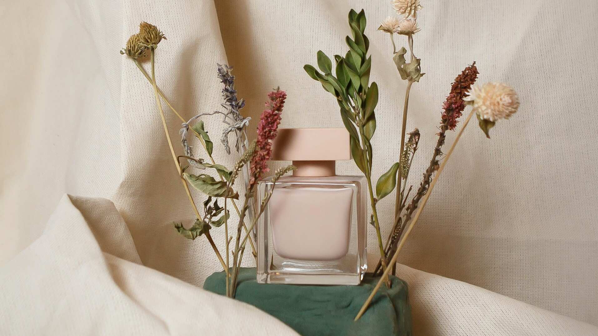 Frasco de perfume rose