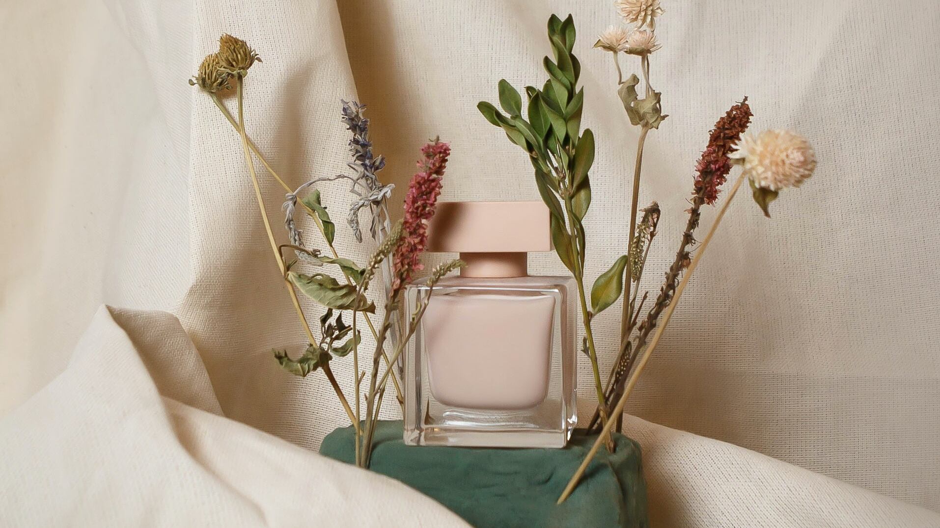 Frasco de perfume rose