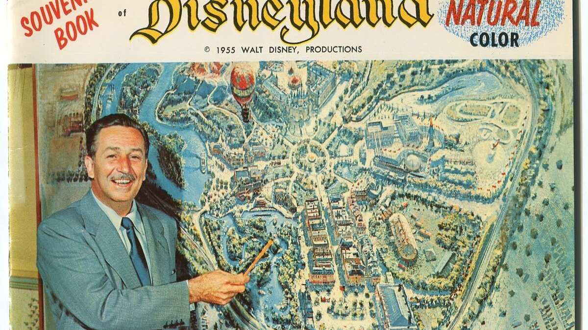 Calles sin terminar, atracciones nuevas y el sueño de Walt hecho realidad.
¡Han pasado 70 años desde ese día histórico! ¿