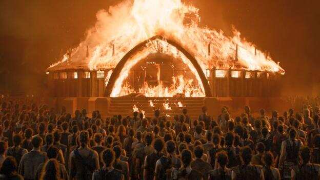 En Game Of Thrones Daenerys tuvo escenas donde se ve totalmente inmune al fuego
