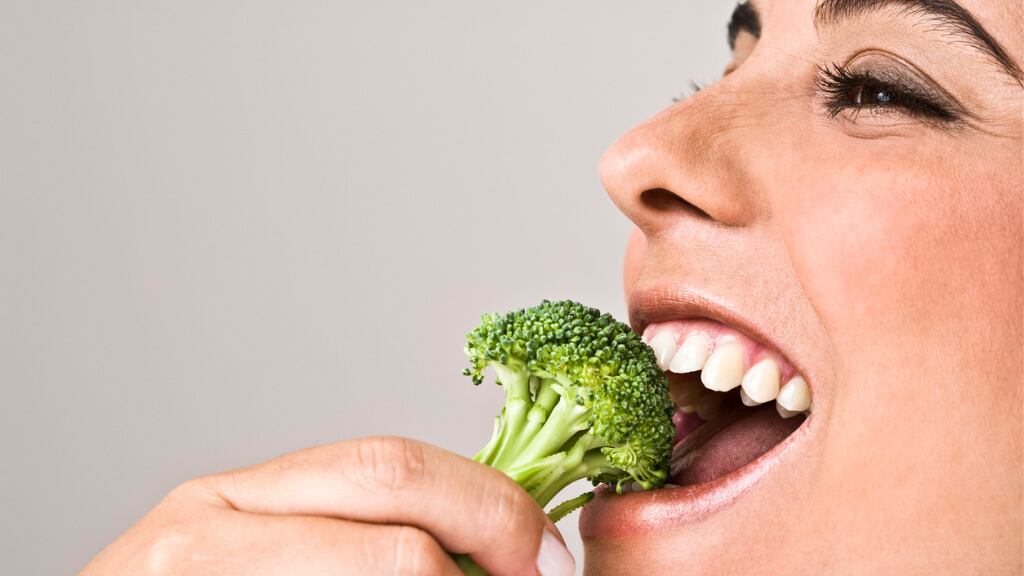 El brócoli es otra de las verduras que ayuda a las várices.