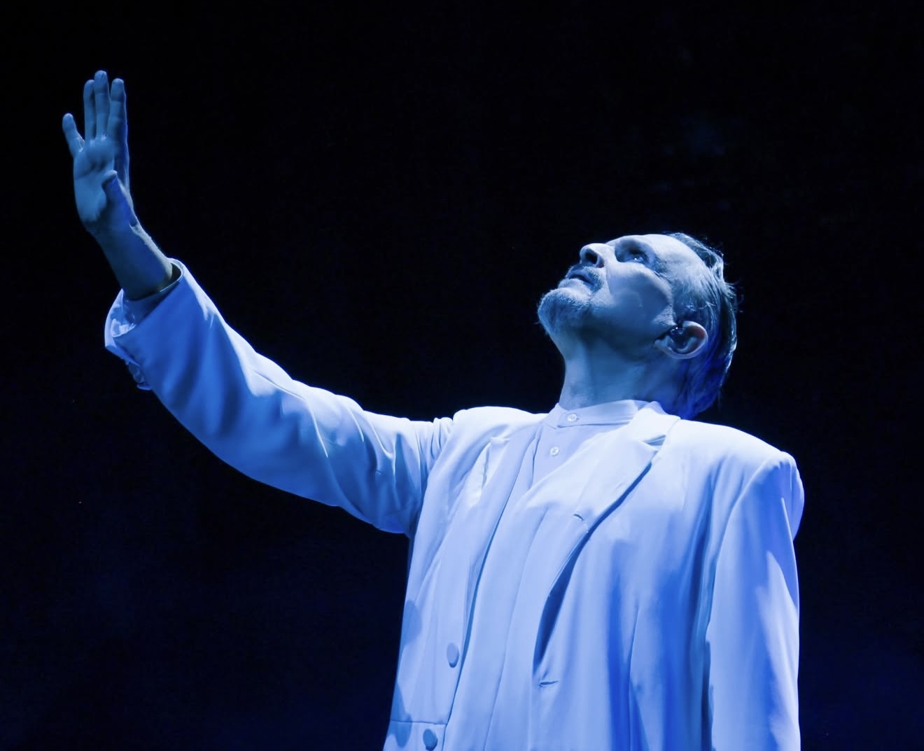 Miguel Bosé, uno de los principales representantes de la música pop y la balada en español a nivel mundial, ha vendido más de 30 millones de discos desde que comenzó su carrera en los años setenta. Foto: Instagram.