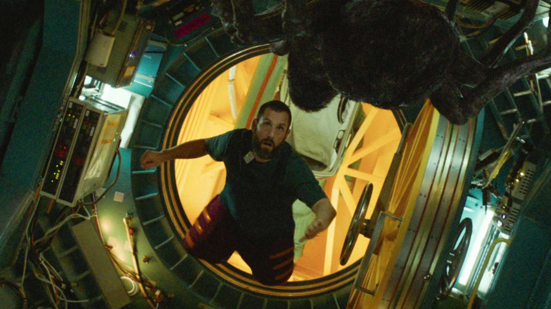 "Spaceman" es su nueva película de ciencia/ficción