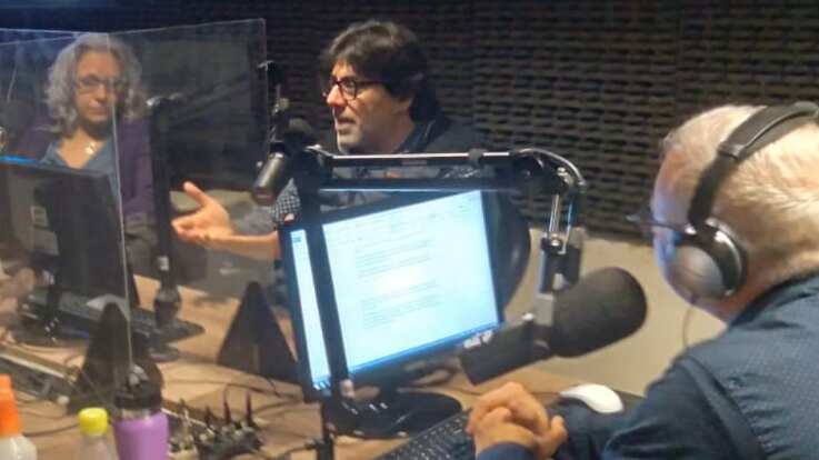 El alcalde de Recoleta, Daniel Jadue, fue entrevistado este viernes en la radio Nacional de Córdoba.