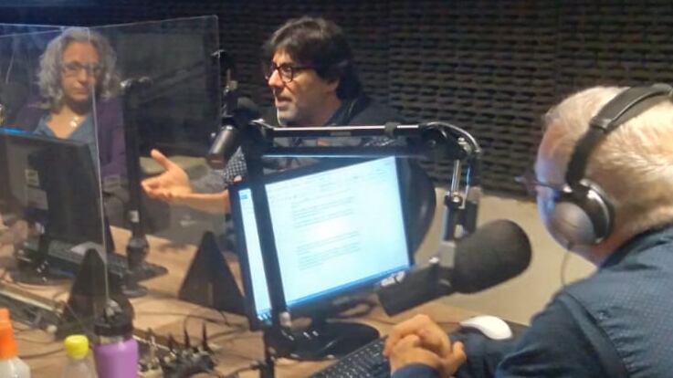 El alcalde de Recoleta, Daniel Jadue, fue entrevistado este viernes en la radio Nacional de Córdoba.
