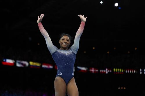 Simone Biles se convirtió en la gimnasta más ganadora de la historia