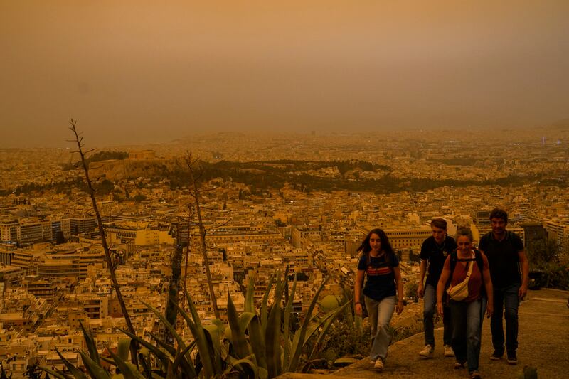 Atenas cielo naranja