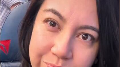 Pasajera se niega a ceder puesto a familia