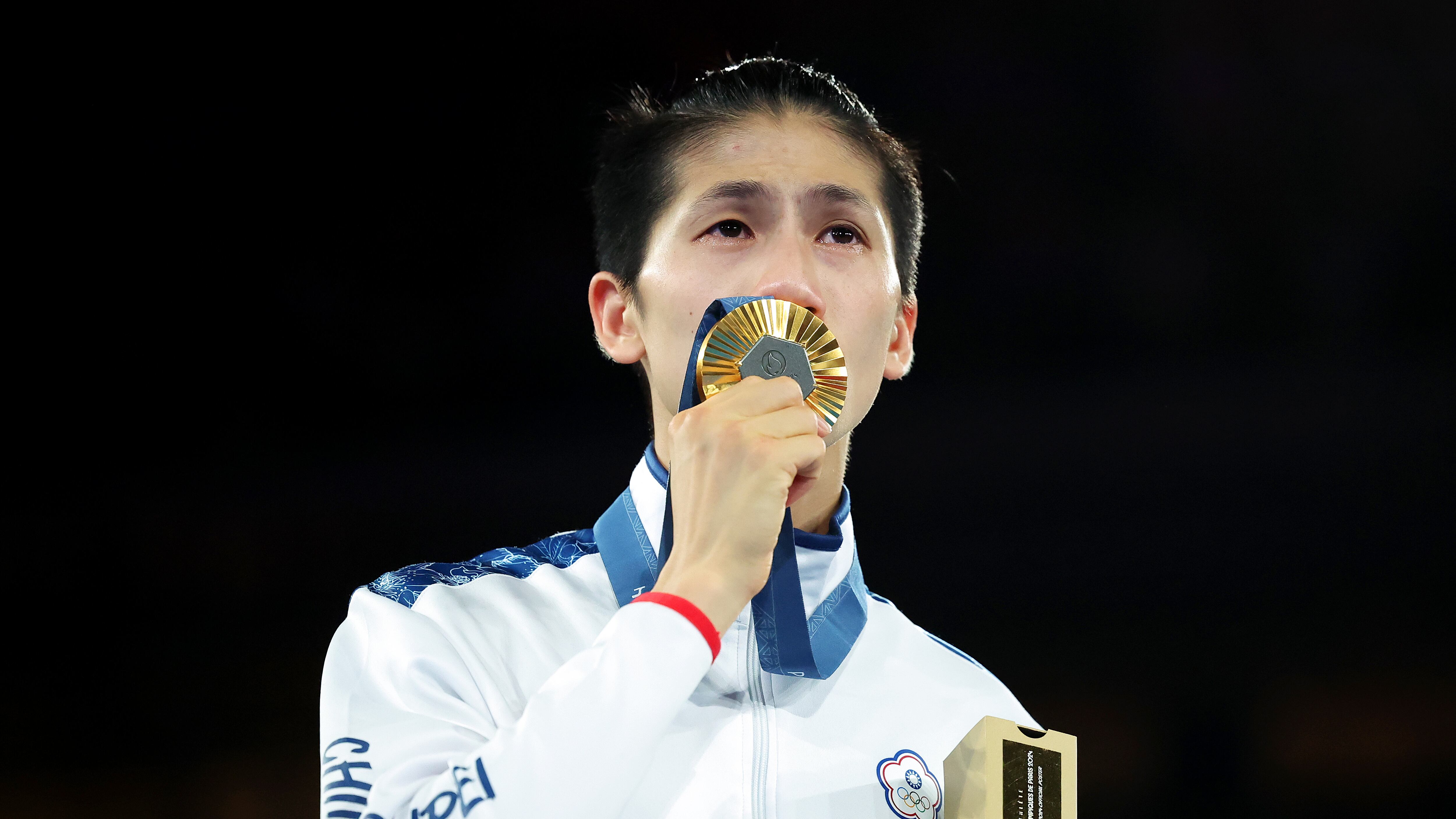 La boxeadora china Lin Yu-ting se cuelga el oro tras polémica de género.