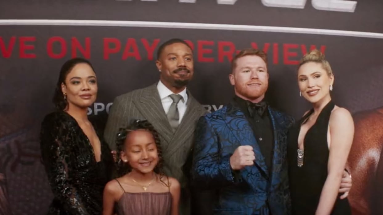 Saúl Álvarez junto a 'Creed'