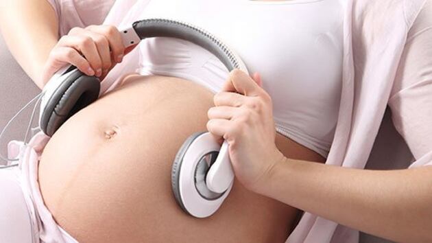 La estimulación musical en el embarazo es fundamental para crear conexciones emocional.