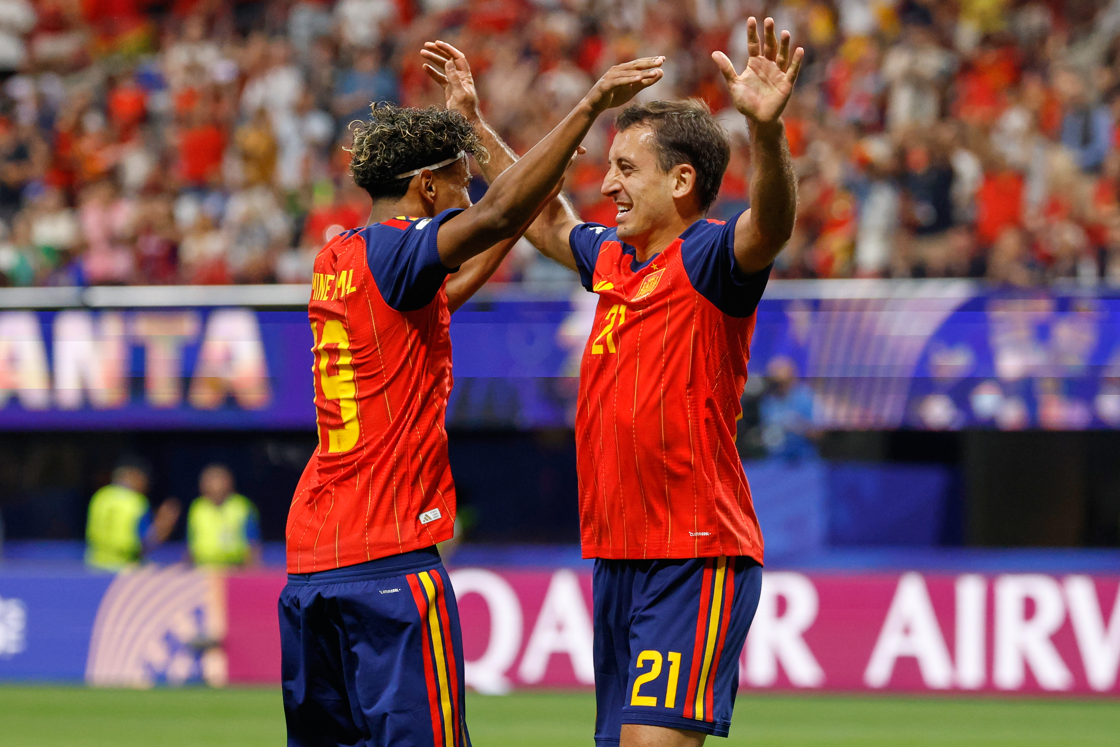 Mikel Oyarzabal y Lamine Yamal fueron los héroes de España.