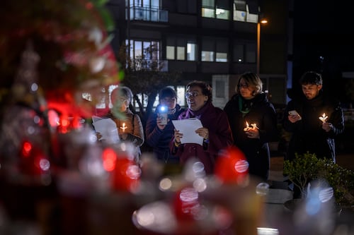 Papa Francisco tiene en vilo al mundo ante un “cuadro complejo” que lo mantiene hospitalizado