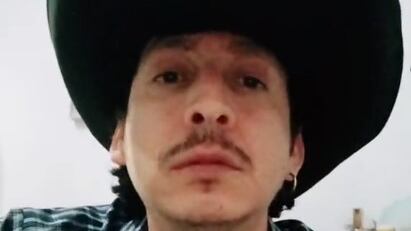 Muestra sus fotos cuando era emo