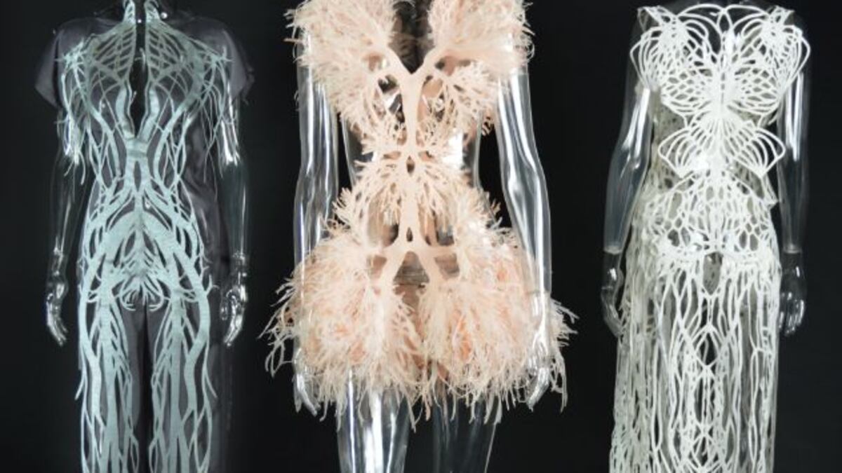 Amy Karle: La belleza del cuerpo humano hecha vestido – Metro ... Amy Karle: La belleza del cuerpo humano hecha vestido – Metro ...