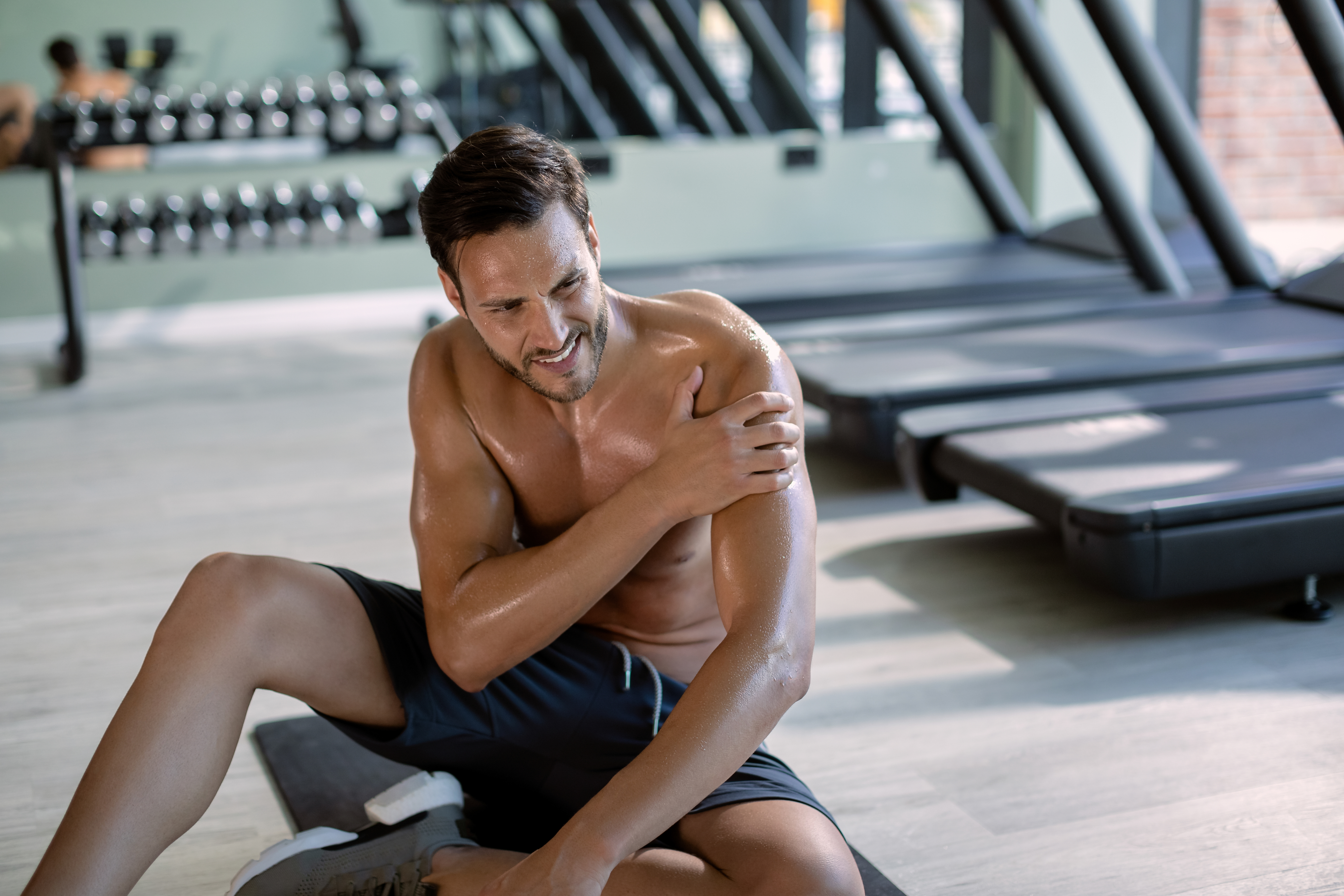 Con frecuencia se habla sobre el uso de compresas de hielo o térmicas en casos de dolor muscular, y conocer el momento adecuado para su aplicación es crucial. Foto: Freepik.