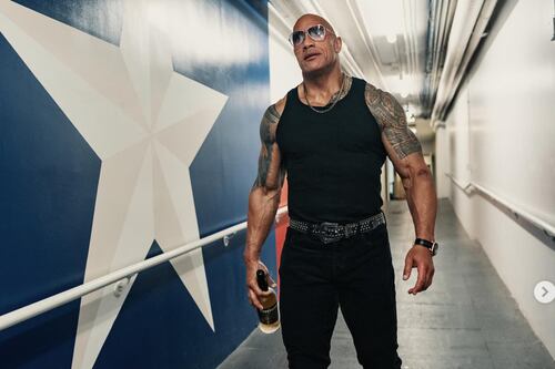 La impresionante transformación de Dwayne Johnson en “The Smashing Machine”