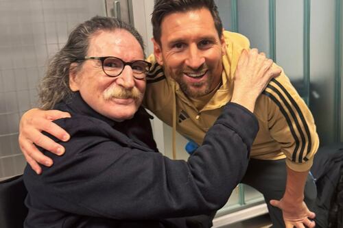 ¡Encuentro de leyendas! Así fue la reacción de Lionel Messi al ver a Charly García