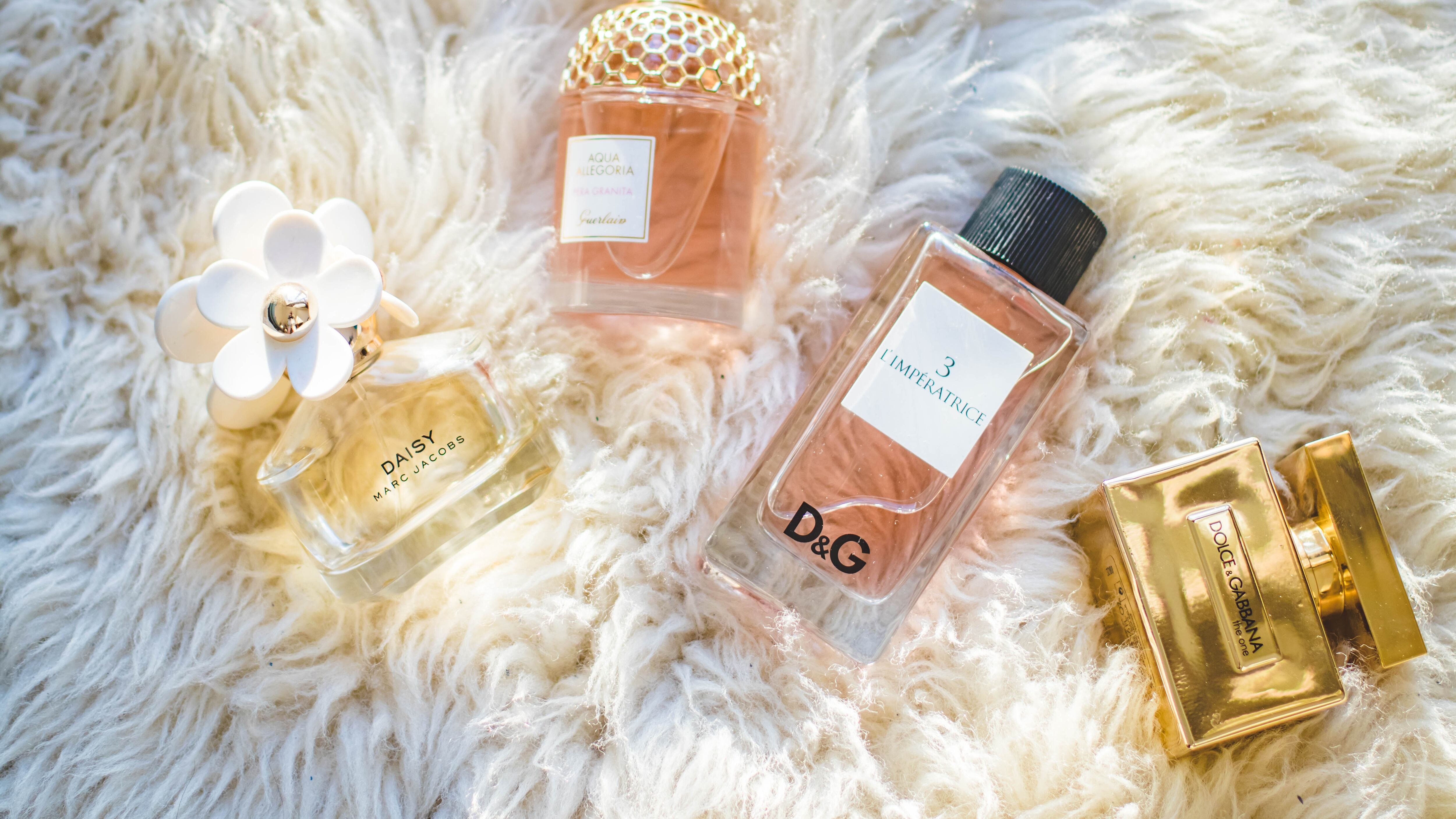 Frascos de perfumes importados