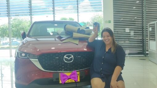 Lorena Campos compró su carro vendiendo helados