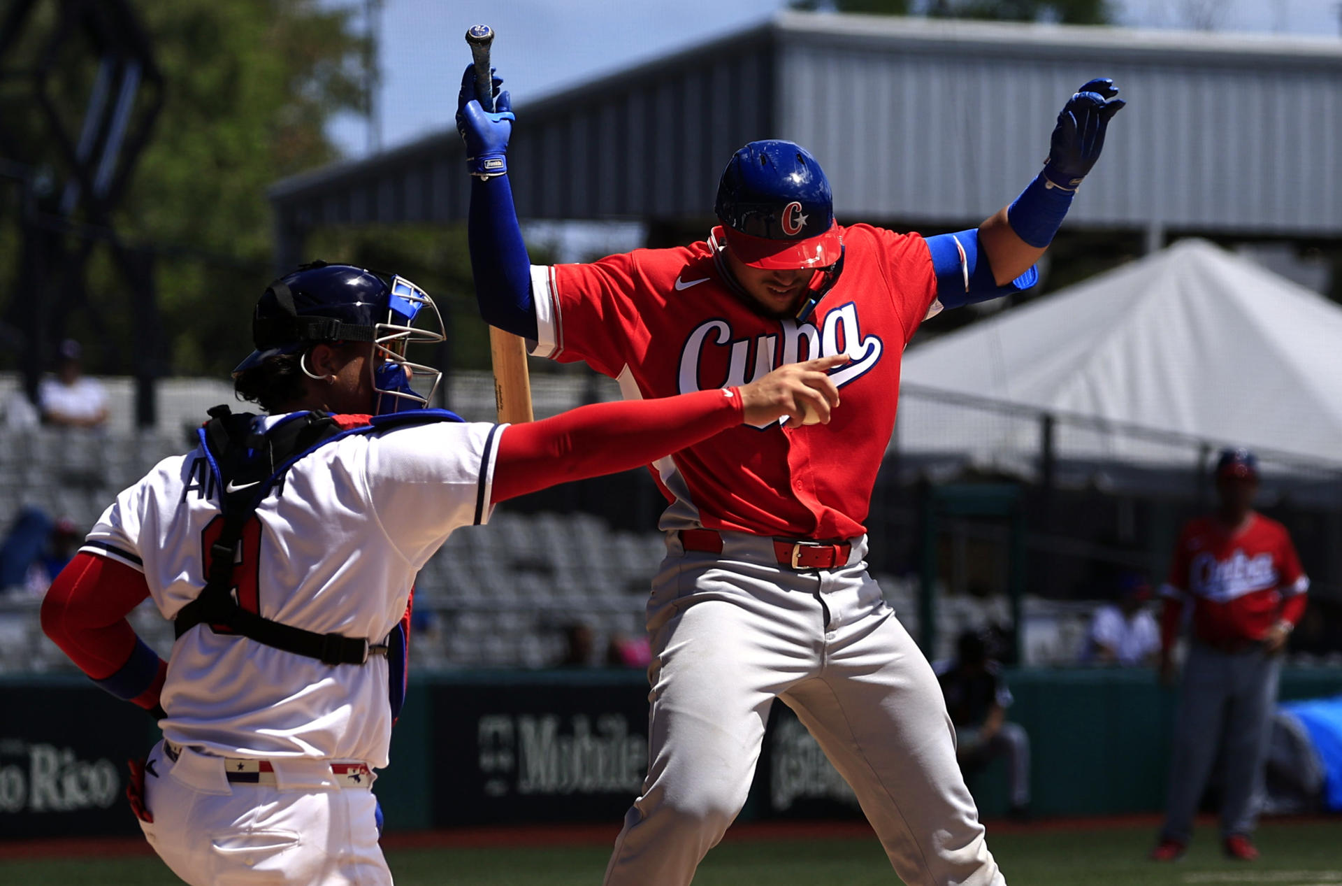 Cuba vence 3-1 a Panamá en el inicio del Clásico Mundial de Béisbol en San Juan