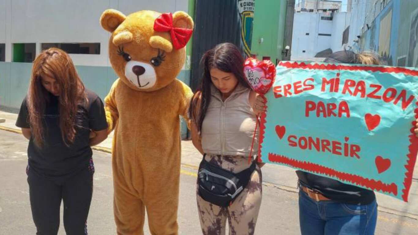 Una estrategia muy curiosa de la policía peruana