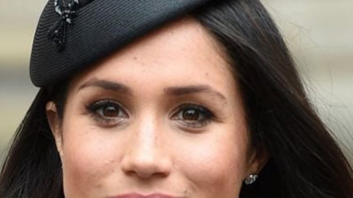 Meghan Markle foi vista ao lado do príncipe Harry, caminhando logo atrás de Kate Middleton.