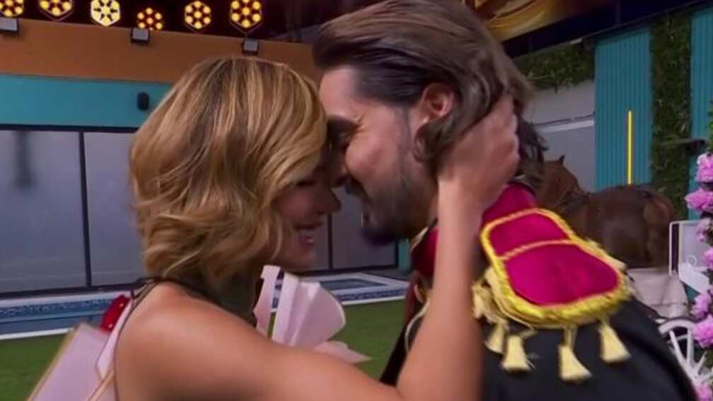 Christian Estrada y Aleska tuvieron un encuentro.