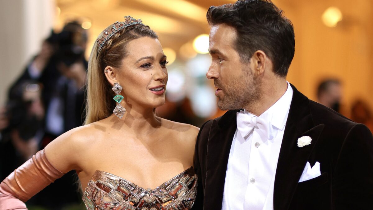 ¿Ryan Reynolds puso los ojos en otra famosa?