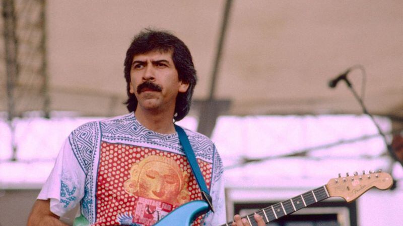 El guitarrista Jorge Santana, hermano de Carlos Santana, llevaba la batuta de el grupo Malo.