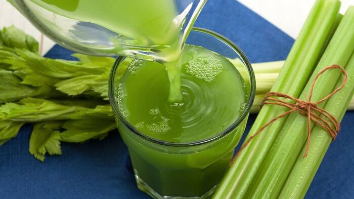 El jugo de apio se debe tomar de forma moderada.