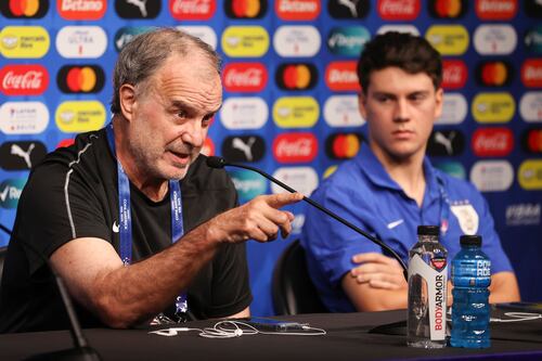 “Es una plaga de mentirosos”: Bielsa explota contra las canchas y la organización de la Copa América
