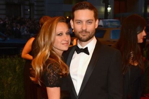 Ex esposa de Tobey Maguire defiende al actor ante las críticas a su relación con una modelo 29 años menor que él