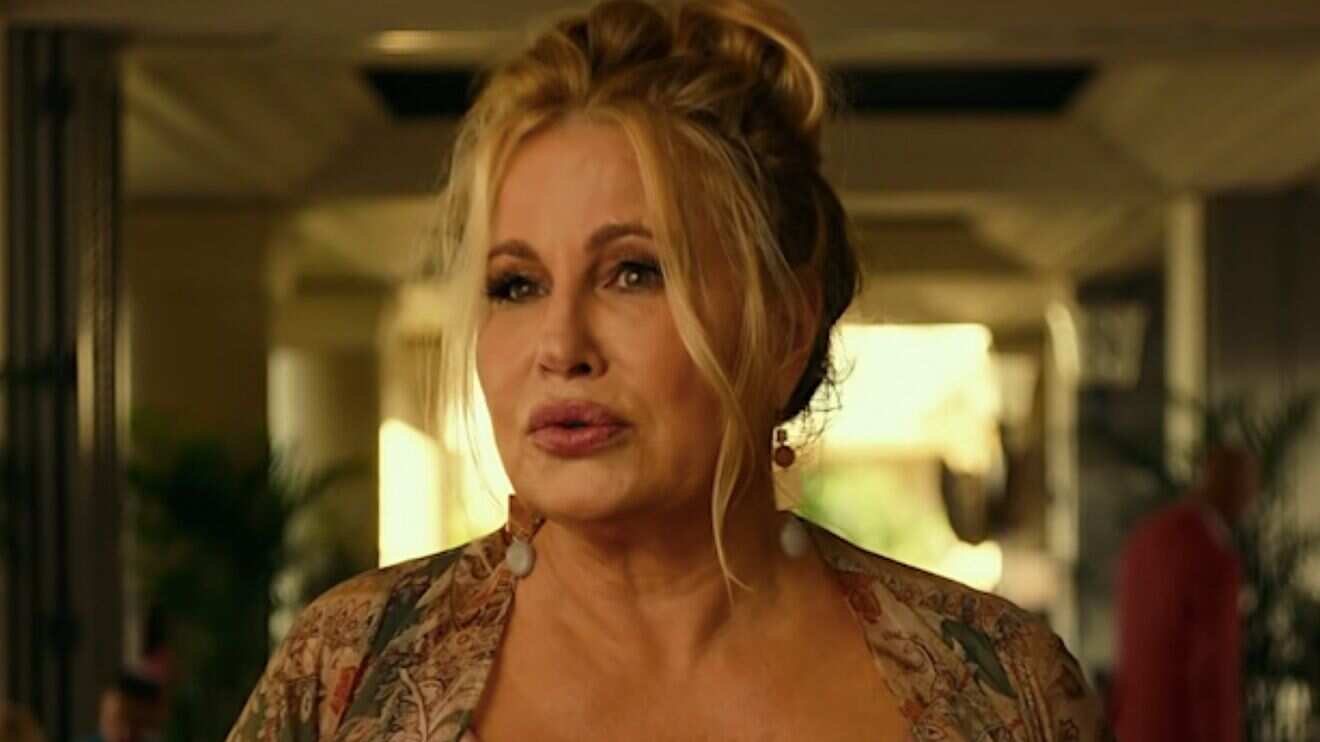 Jennifer Coolidge está triunfando en The White Lotus