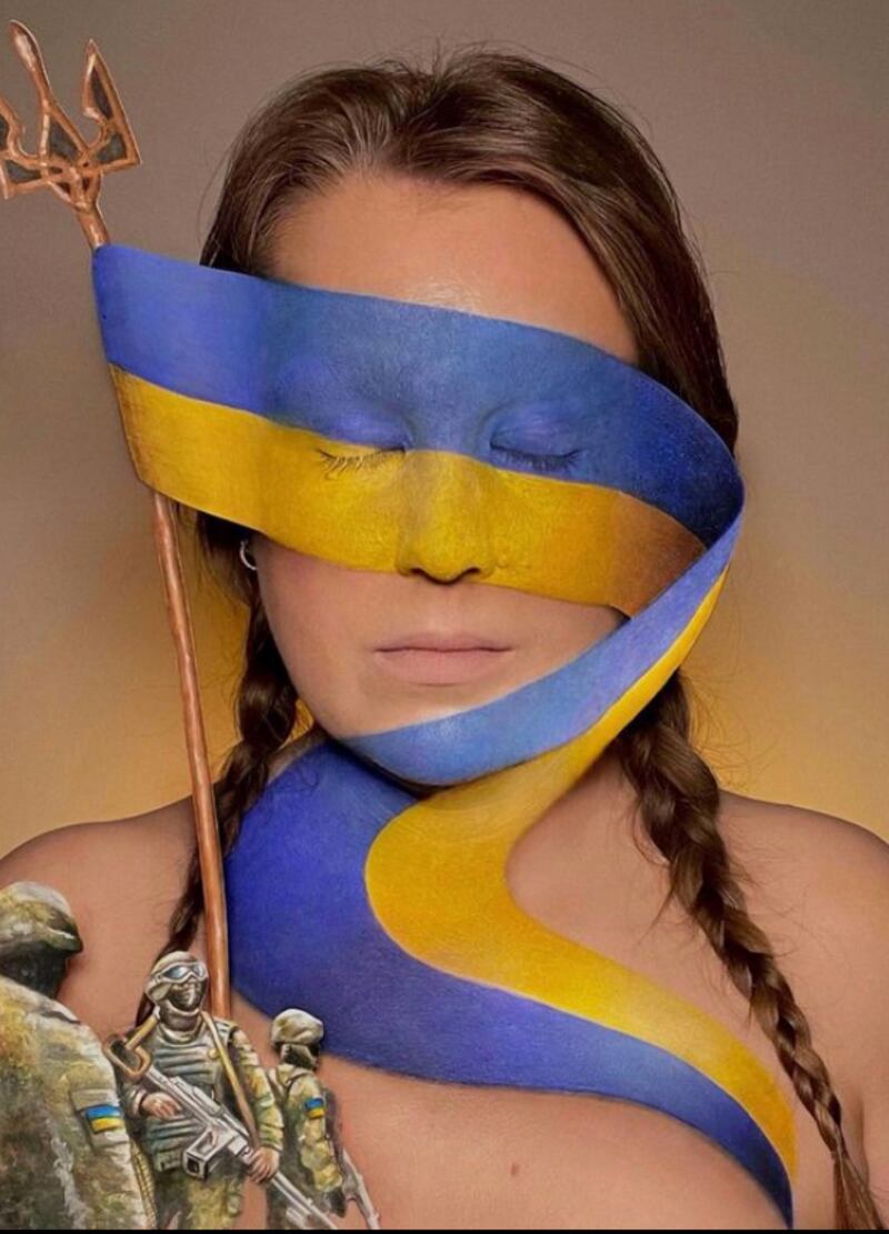 body painting de bandera de Ucrania