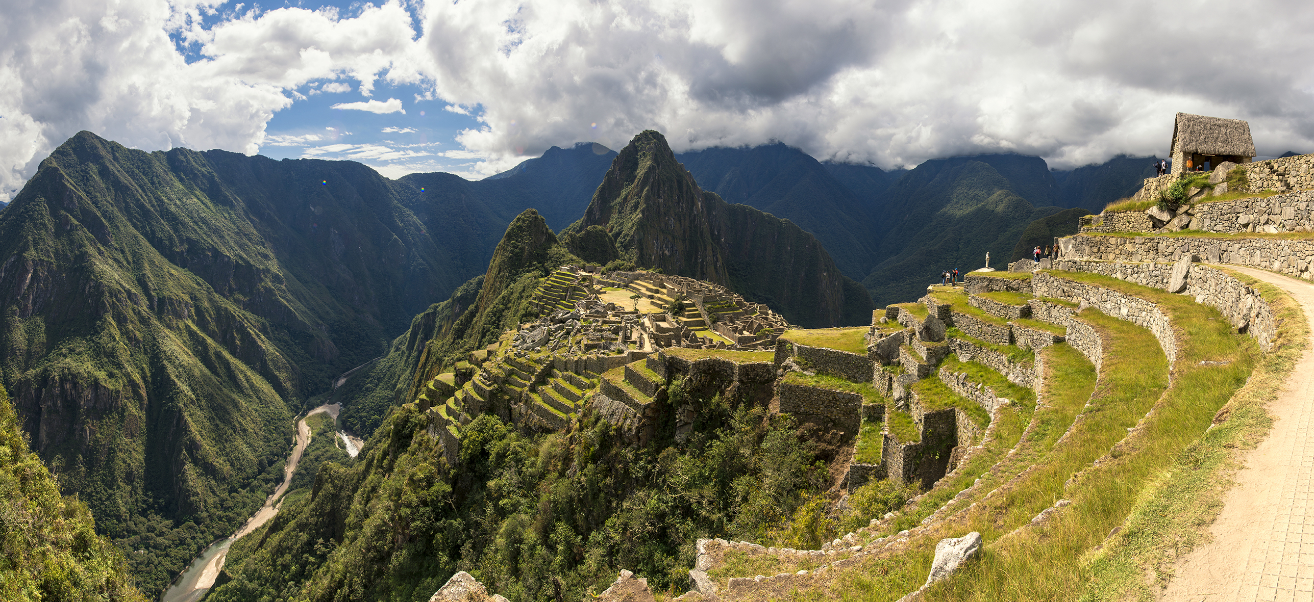 Las maravillas del mundo son monumentos y construcciones que desafían el tiempo y la imaginación, desde la legendaria Gran Pirámide de Guiza hasta la imponente Gran Muralla de China. Fotos: Unsplash y Creative Commons.